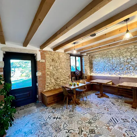 Tamellini Alloggio per agriturismo *